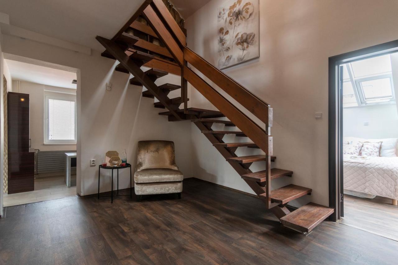 Golden Tree Loft In The Heart Of Apartmán Praha